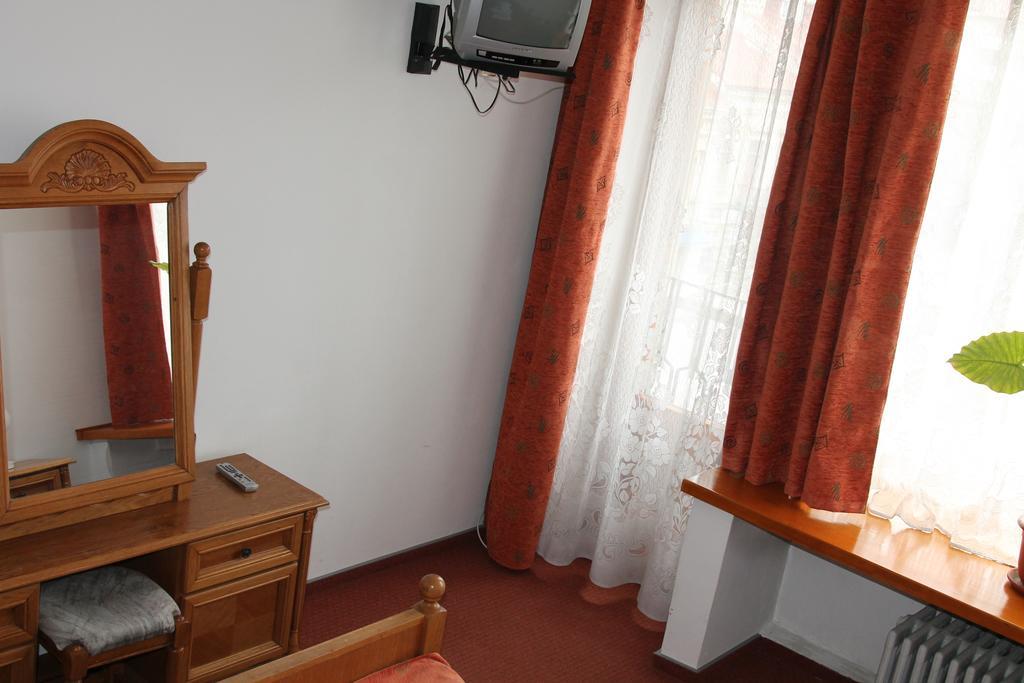 Hotel Zimbru Câmpulung Moldovenesc Habitación foto