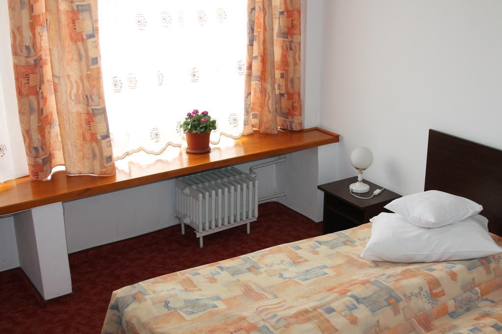 Hotel Zimbru Câmpulung Moldovenesc Habitación foto